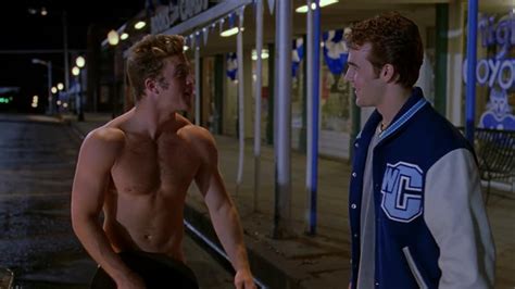 Vídeos pornôs com Varsity Blues Nude Scene 